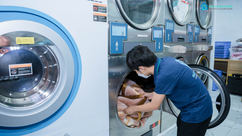 Cách tiết kiệm nước cho máy giặt công nghiệp tại tiệm giặt là